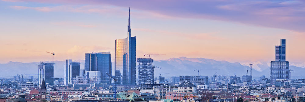 Milano, centro economico italiano e sede di imprese e professionisti che possono avvalersi della consulenza aziendale previsionale di pre-vedere.com